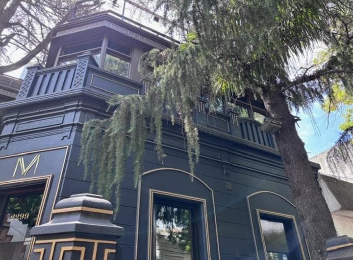 Juana Azurduy Al 2200 Esquina V. de Obligado Local 600 m² - 3