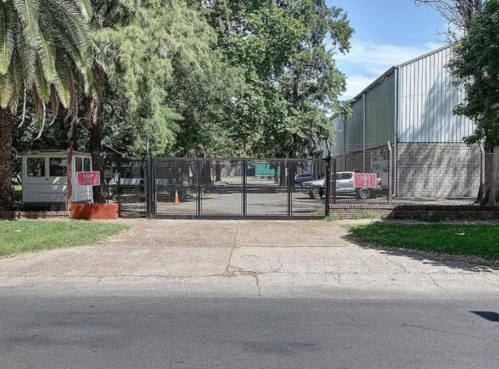 Terreno de 12.000 m² con Salida a 4 Calles, Ideal Emprendimiento Totalmente Parquizado. - 2
