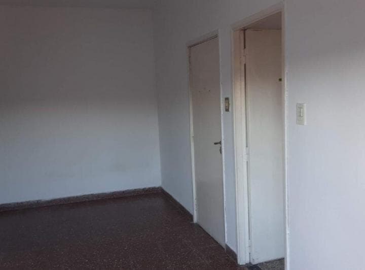Amplio PH 2 Amb. 1* Piso X Escalera con Patio y Terraza Propia - 3