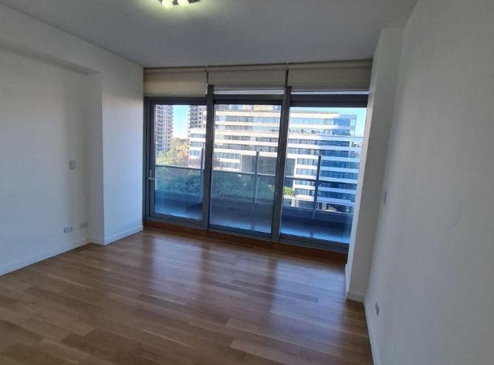 Alquiler 3 Amb. con Balcon Madero Center, Expensas Incluidas - 2