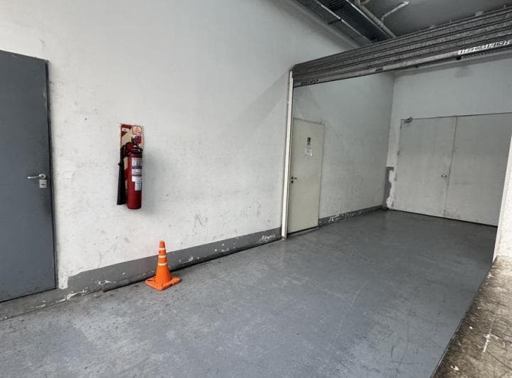 Venta de Deposito de 3,635 m² con Oficinas en Parque Patricios - 5