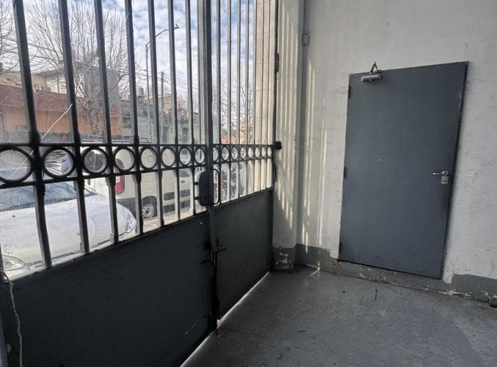 Venta de Deposito de 3,635 m² con Oficinas en Parque Patricios - 4