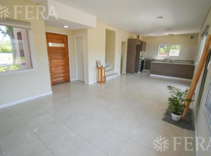 Venta de Casa 4 Ambientes en Guillermo E Hudson - 4