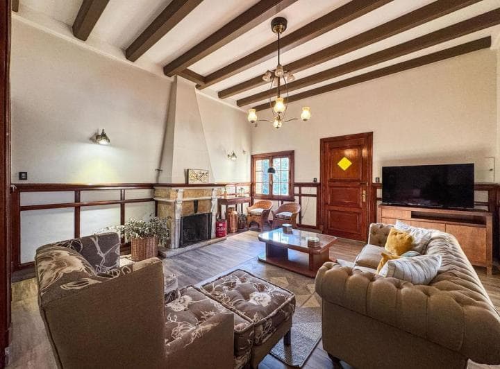 Única y Exclusiva Casa Sobre Av Fader - Cerro de Las Rosas - 1065 m² de Terreno - 4