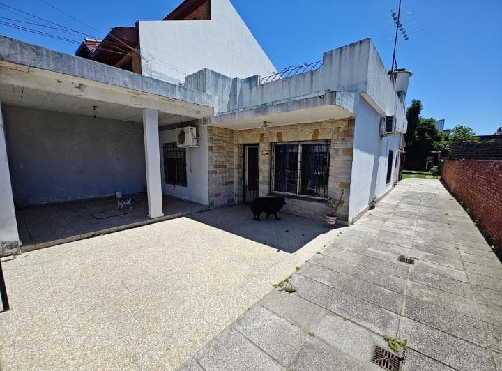 Casa en Venta en Isidro Casanova - 2