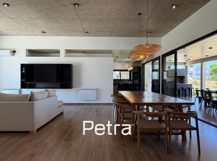 Casa en Venta en Costa Esmeralda, Barrio Ecuestre - 4