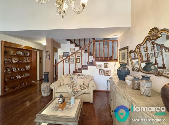 Casa en Venta en Urca: 5 Dorm., Pileta y Cochera Doble - 3