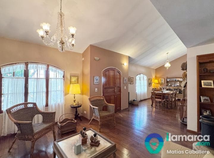Casa en Venta en Urca: 5 Dorm., Pileta y Cochera Doble - 4