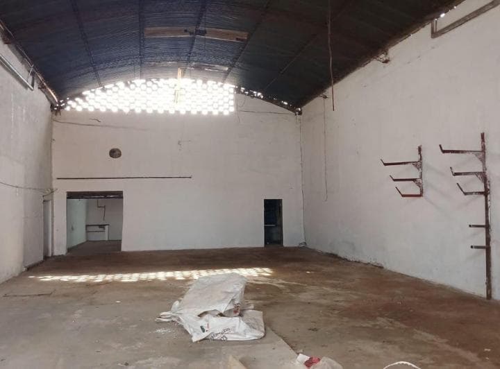 Galpon en Venta 660 m Cubiertos Barrio Pueyrredon - 2