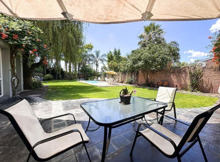 Venta/permuta - Casa de 3 Dorm., Cochera, Quincho, Jardín y Pileta - Cañada de Gomez. - 4