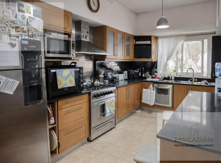 Venta - Casa de 5 Ambientes en Villa Sarmiento - Acepta Permuta - 3