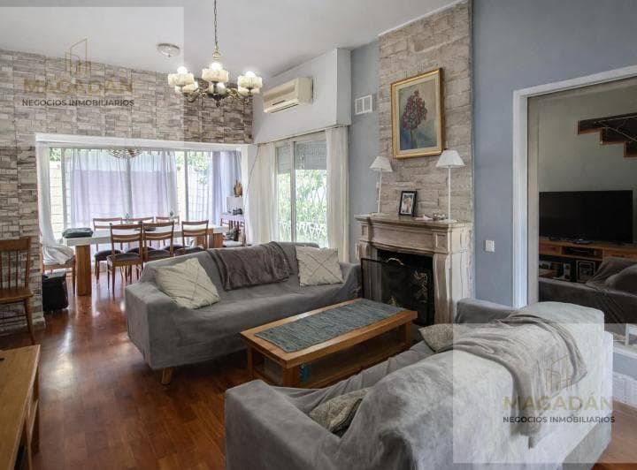 Venta - Casa de 5 Ambientes en Villa Sarmiento - Acepta Permuta - 2