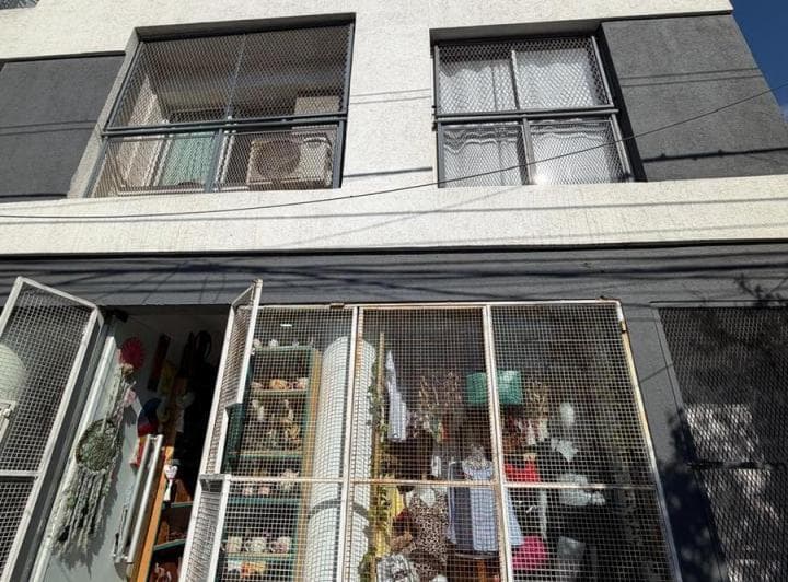 Local Comercial a La Calle con Renta en Alberdi - 3