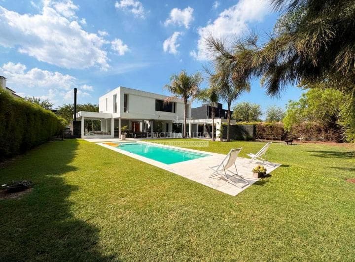 Moderna Casa en Venta 3 Dorm. - Pileta - El Encuentro Bancalari - 2