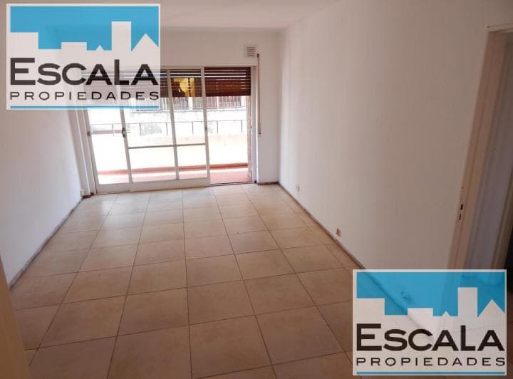 Departamento de 2 Dorm. con Amplio Balcon y Patio - 5