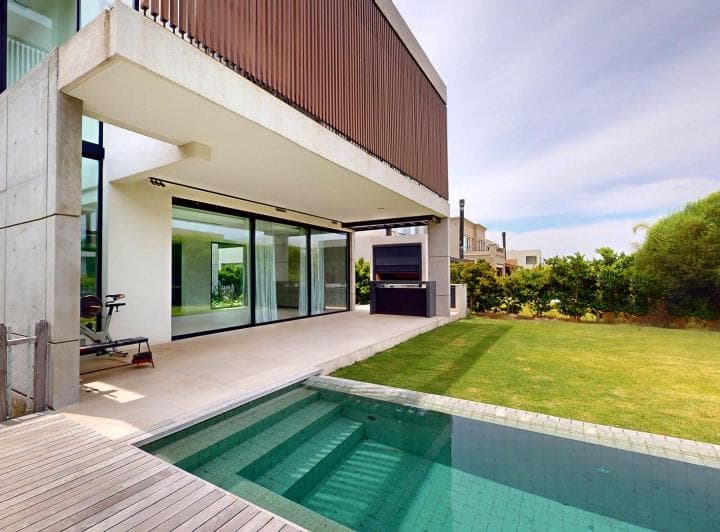 Casa Estilo Moderno Muy Luminosa con Una Espacialidad Única Algo Distinto - 2