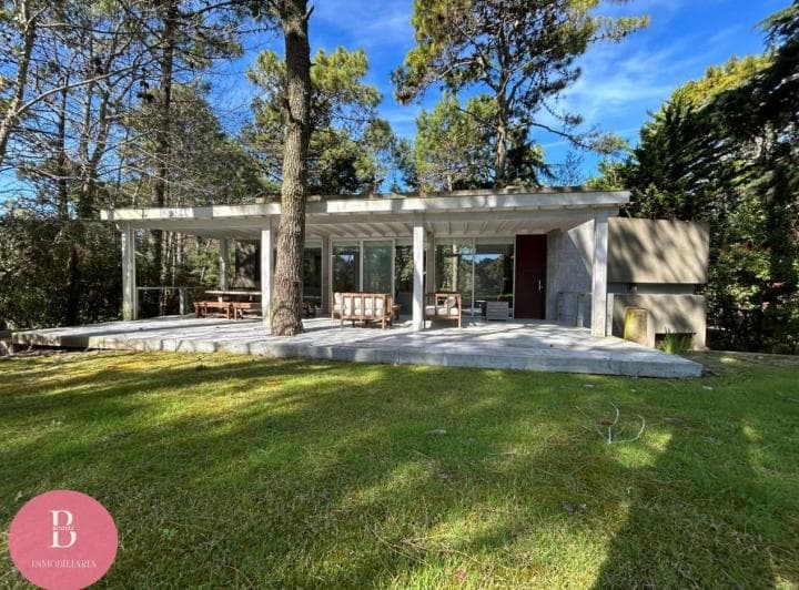 Casa Moderna Minimalista en El Bosque de Carilo con 4 Dorm. 2 en Suite, Losa Radiante, Diseño - 2