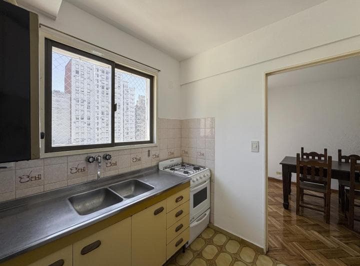 Departamento de 1 Dormitorio con Cocina Separada en El Centro de Rosario - 3