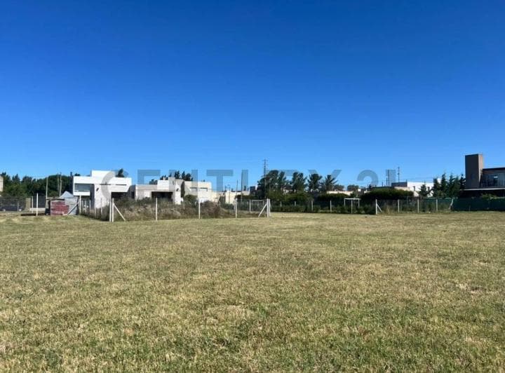 Venta de Lote en Gonnet 4 y 499 - 5