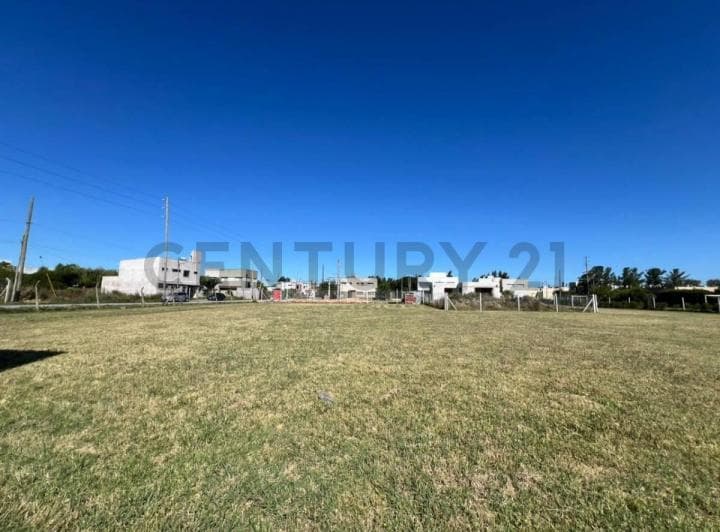 Venta de Lote en Gonnet 4 y 499 - 3