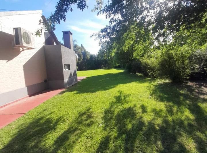 Casa en Barrio Parque Las Lomadas - 2