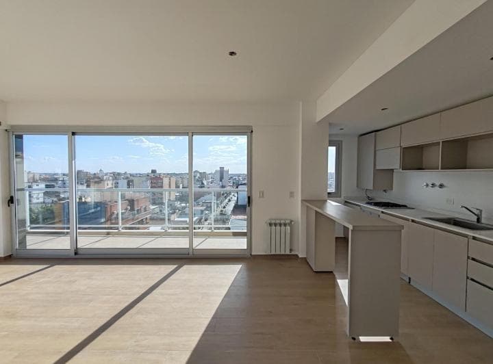 Tres Ambientes en Venta en San Martín - 2