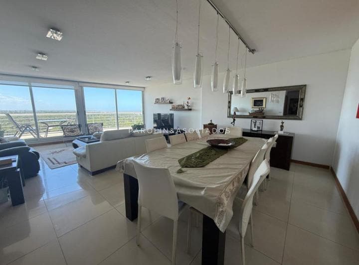 Penthouse en Venta de 3 Dorm. en Edificio Tressesenta, Punta del Este - 2