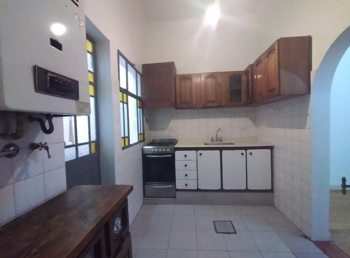 Excelente PH de 4 Ambientes + Patio + Cocina Completa - 2 Baños - Lavadero Independiente - 4