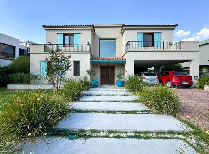 Casa en Venta 5 Ambientes a La Laguna en Canning - 2
