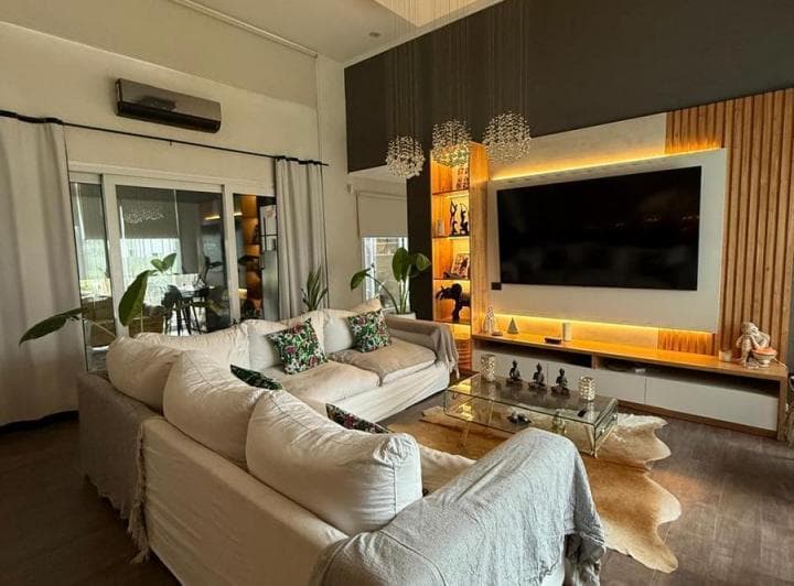 Casa en Venta - 4 Dorm. 5 Baños - Cochera - 1.350 m² - Esteban Echeverría - 4