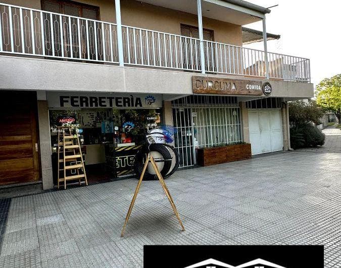 Venta Casa con Locales Cochera Av Sarmiento San Rafael Mendoza - 2