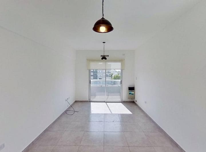 Departamento de un Dormitorio con Balcón. Apto Banco. Zona Pza Malvinas - 3
