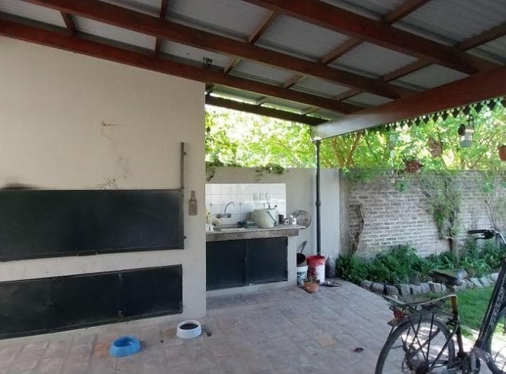 Casa con 670 m² con 3 Dorm. en Venta en San Antonio de Areco - 2