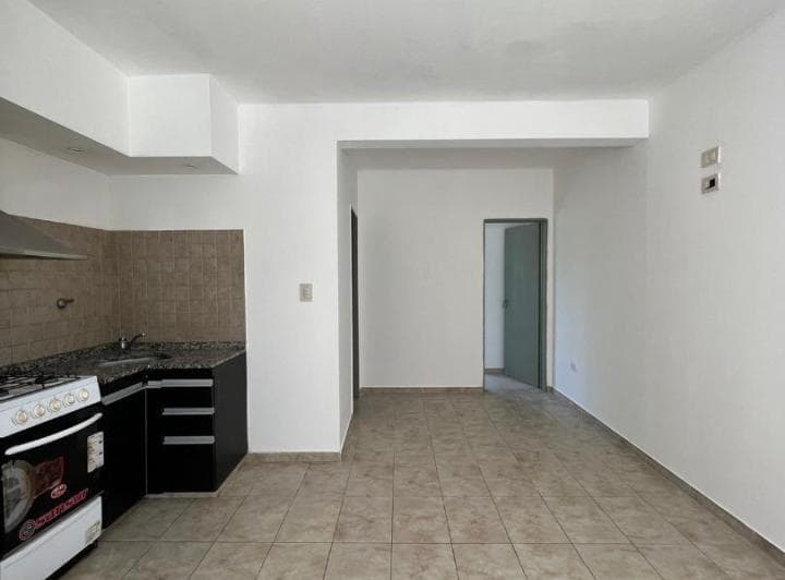 Venta Depto 2 Ambientes Merlo Centro - 2