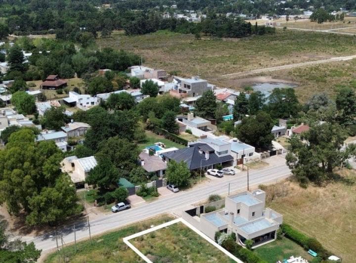 Excelente Lote Sobre Av Pedersen con Servicios - 5