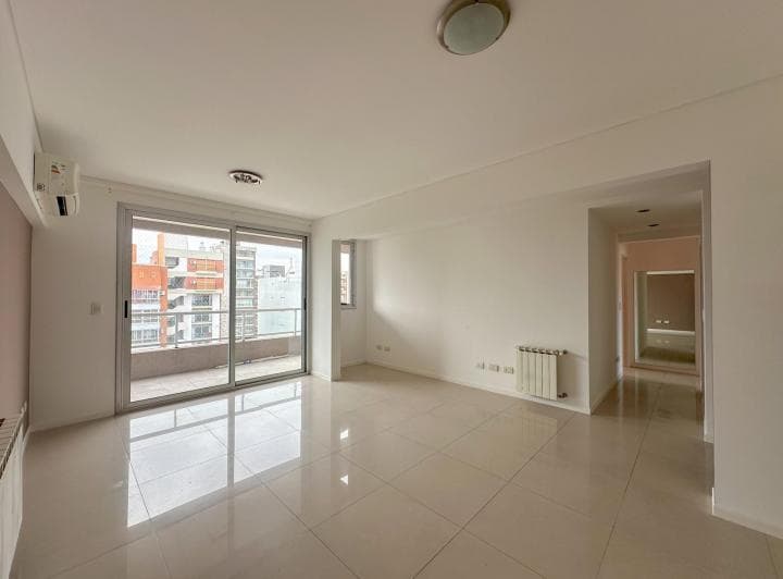 Departamento de 3 Ambientes con Cochera en Venta en Lanus Oeste Centro - 4