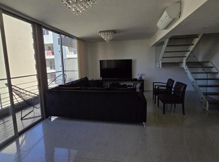 Dúplex 4 Ambientes con Balcón y Parrilla – San Martín – Vista Abierta - 3