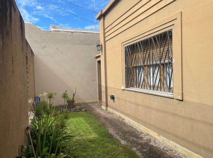 Casa en Venta, B° Carola Lorenzini, Estilo, Inmejorable Ubicación, Imperdible! - 3