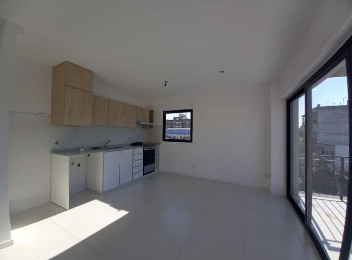 Departamento 2 Ambientes con Terraza y Cochera en Castelar - 3