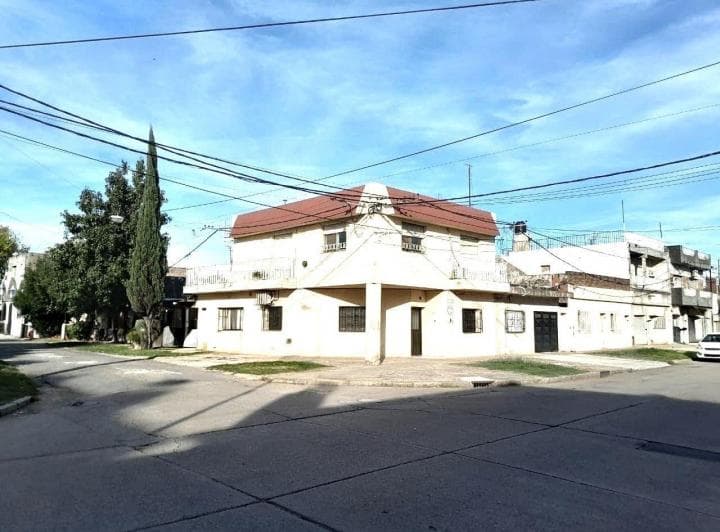 Biedma 3600 (Pje. Trives 3810) Entre San Nicolas y Constituciòn - 3