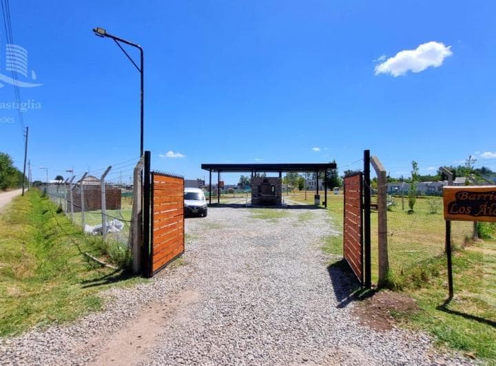 Terreno en El Barrio Cerrado Los Alamos en Venta - 2