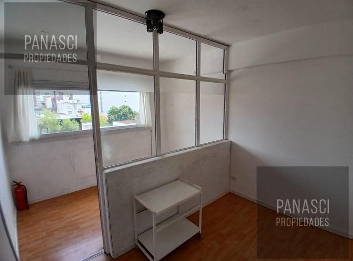 Venta Oficina - Galeria Luro - San Marín y Catamarca - 2