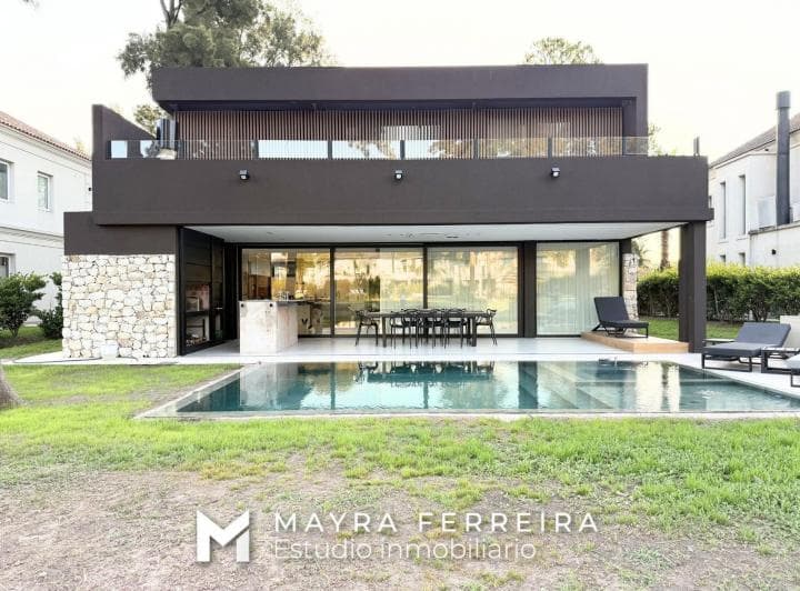 Casa en Venta 6 Ambientes Saint Thomas Este - Oeste - 3