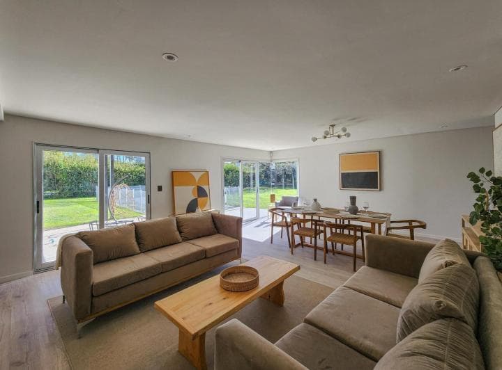 Av Fuerza Aerea 4204 Miraflores Funes Hills - Venta Casa 3 Dorm. con Cochera y Pileta - 4