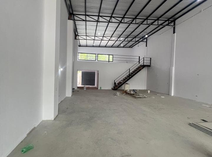 Unquillo Local Comercial 300 Mtrs Cubiertos - 3
