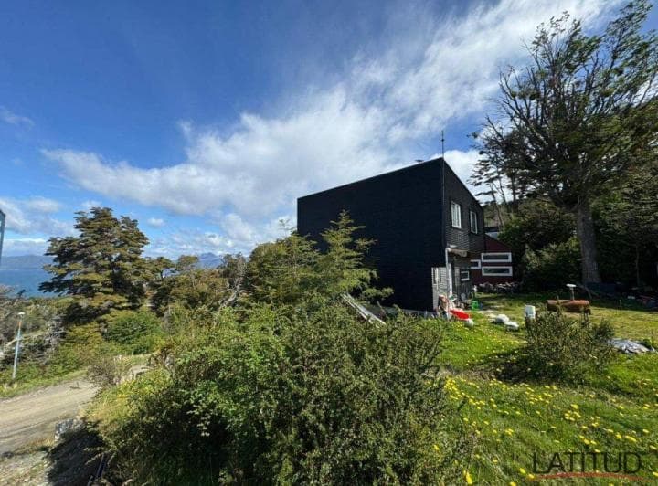 Terreno / Lote en Venta de 300 m² Ubicado en Terrazas del Fin del Mundo - 3