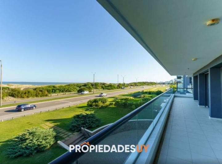 Apartamento en Venta 3 y Dependencia Brava - 3