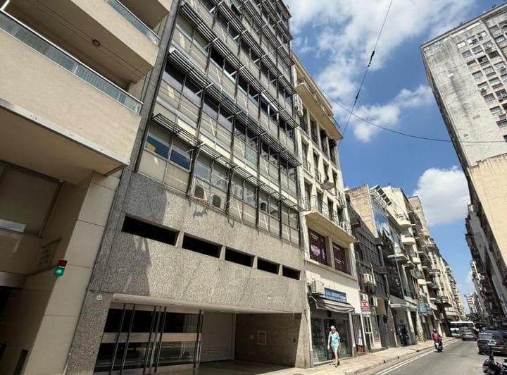 Piso de Oficinas en Venta con 4 Cocheras Centro/ Microcentro. Precio Negociable - 4