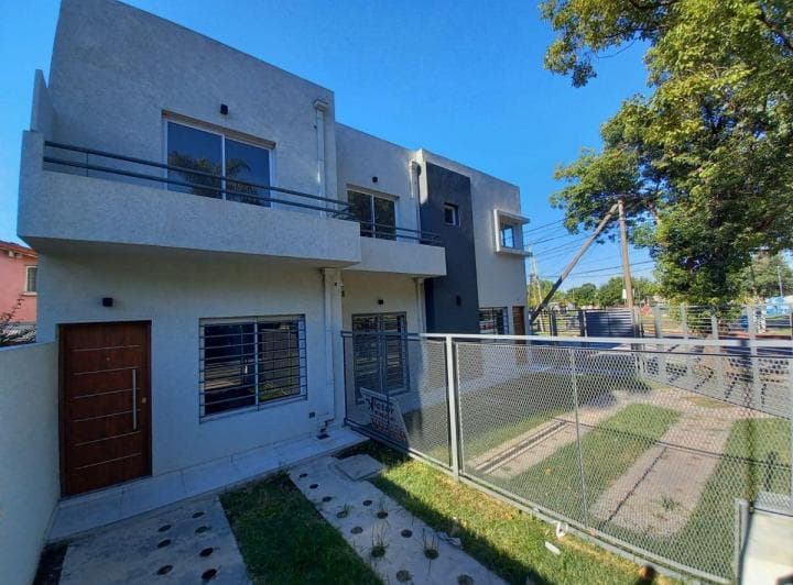 Dúplex Casa 3 Ambientes en Castelar - 2