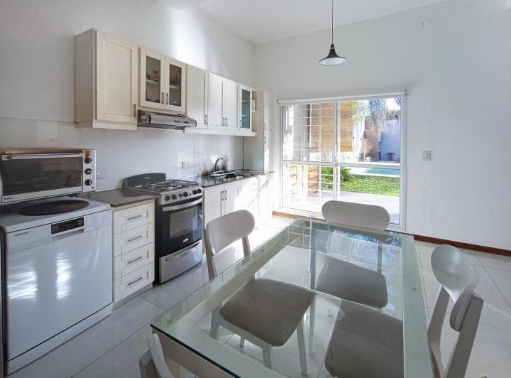 Venta/permuta - Casa - 3 Dorm. - Patio y Piscina - Alberdi, Rosario - 3